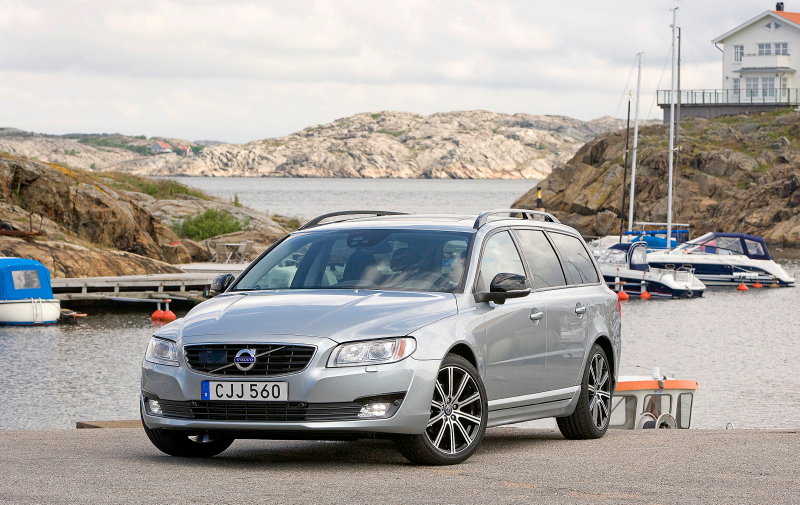 Illustration for article titled Generation Gap: FWD Volvo Wagons Edition